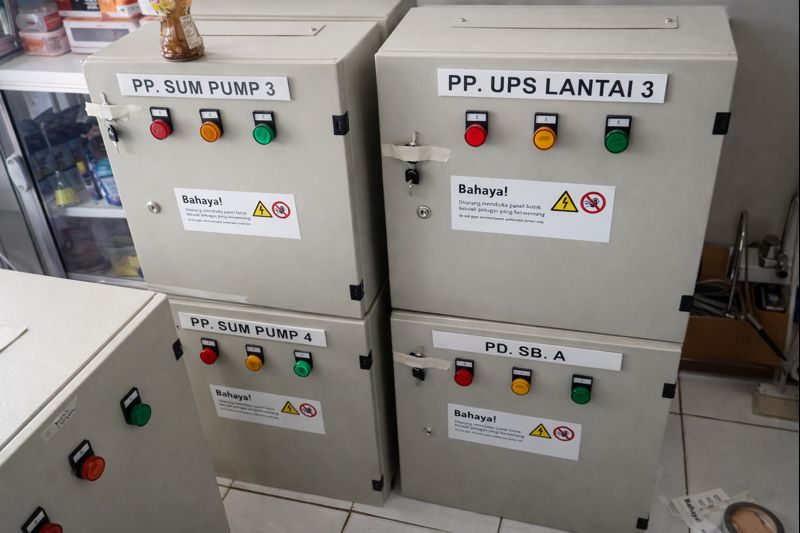 panel listrik UPS integrasi
