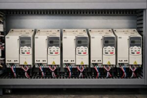 perbedaan inverter soft starter star delta dan dol