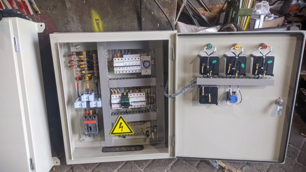 panel listrik